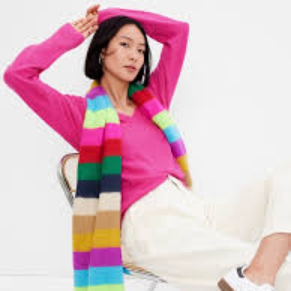 Gap Cashsoft V-Neck Sweater Hot Pink